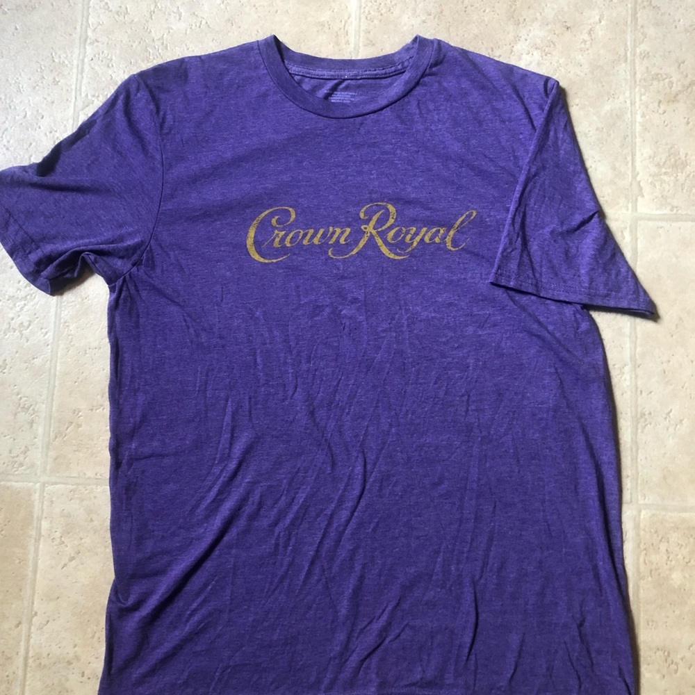 Drink responsibly 🤣🤙🏽 Crown royal brand NEW Tee never wore it!!